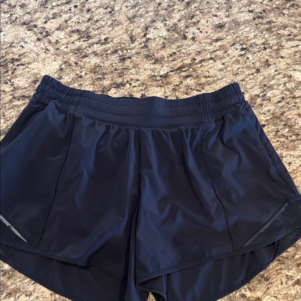 Hotty Hot High-Rise Black  Lined Short 4" | black size 10